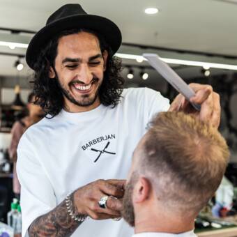 次のアバター： JAN