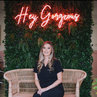 的化身 Carrie-anne