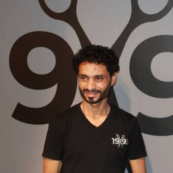 次のアバター： TARIQ