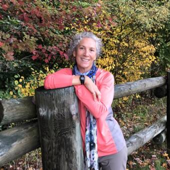 次のアバター： Julie