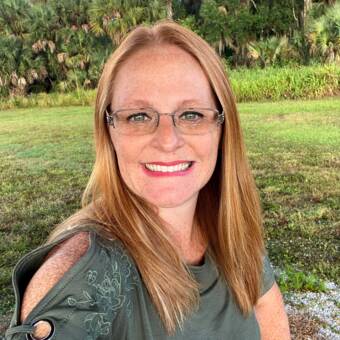 次のアバター： Sarah