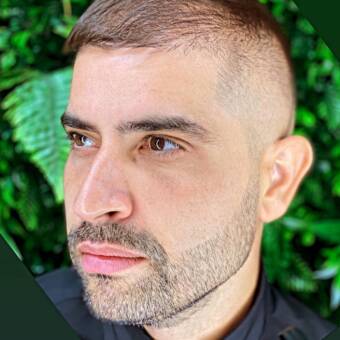 The avatar of Harris