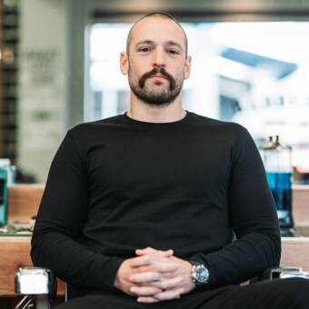 次のアバター： Luke