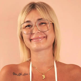 Henkilön Karolina avatar