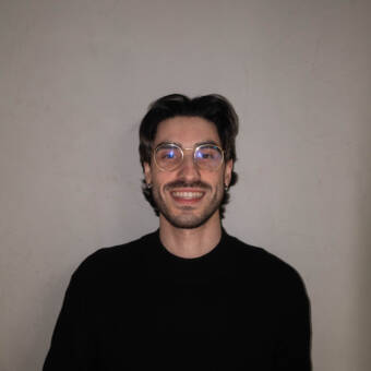 次のアバター： Paulo