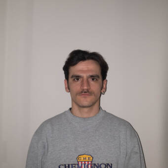 次のアバター： Spyros