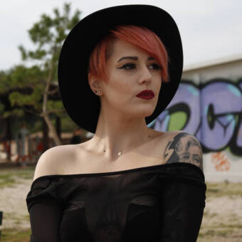 的化身 Νατάσα