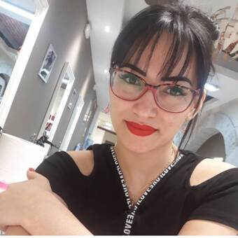 次のアバター： Daniele