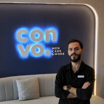 次のアバター： M.AbuShanab