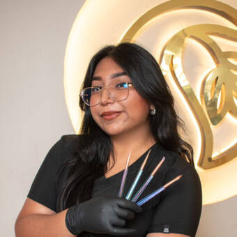 次のアバター： Leslie