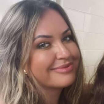 的化身 Lauren @ Home.  IDALIA