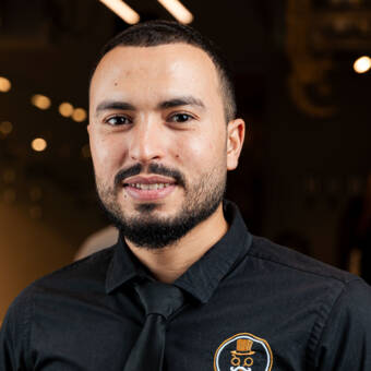 的化身 محمد القائد