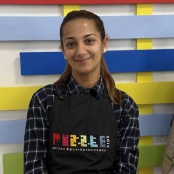 次のアバター： Анета Панова