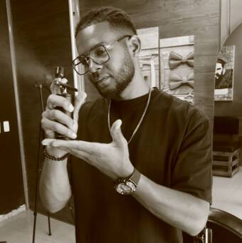 The avatar of Andrés Oliver