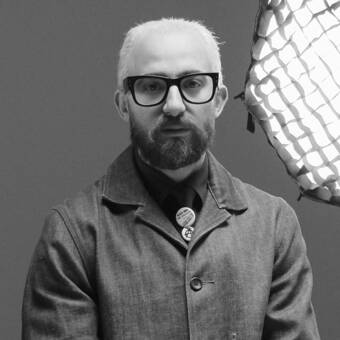 次のアバター： Alexander