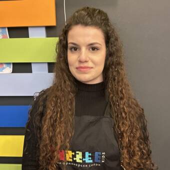 次のアバター： Александра