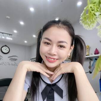 The avatar of Mia Brows