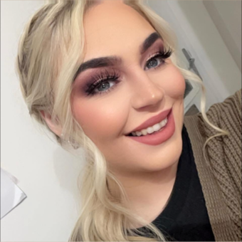 The avatar of Louise