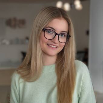 The avatar of Jennifer