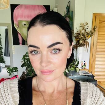 The avatar of Laurie