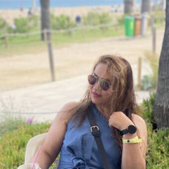 次のアバター： Manar