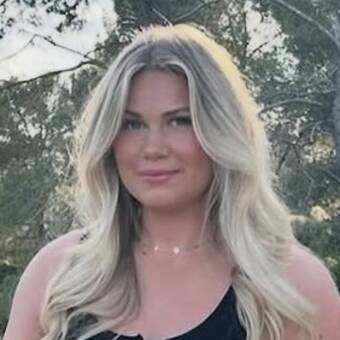 The avatar of Lauren