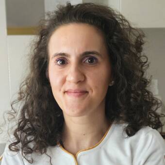 次のアバター： Roxana