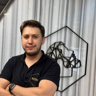 次のアバター： Mustafa