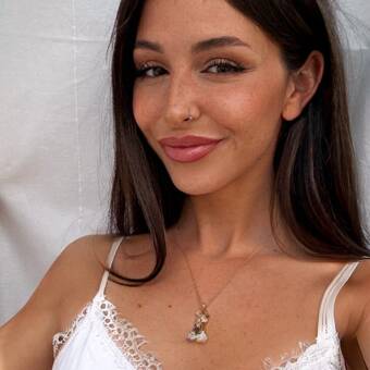 的化身 Giulia Flora