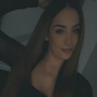 The avatar of Lauren