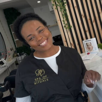 次のアバター： Clara