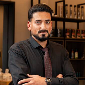 的化身 مينا توفيق