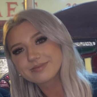 The avatar of Lauren