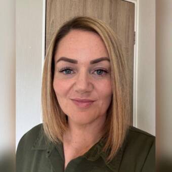 The avatar of Tracey