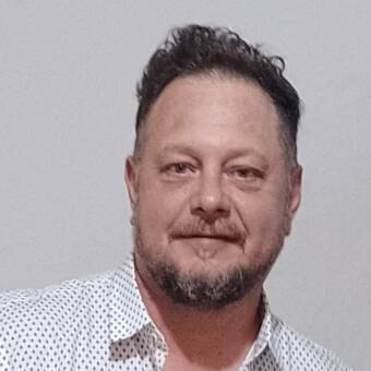 次のアバター： Fernando