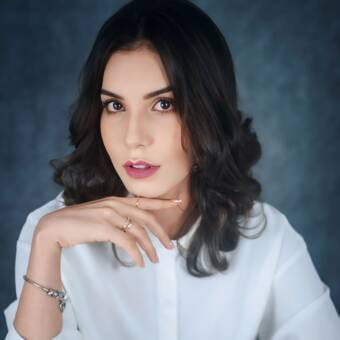 The avatar of Thifany Isis