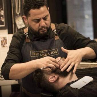 次のアバター： David