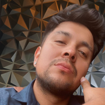 次のアバター： Ricardo