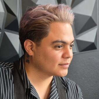 次のアバター： Daniel FELINO