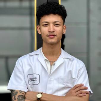 The avatar of Aung Set