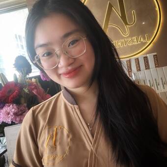 The avatar of Julie