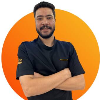 的化身 مايكل