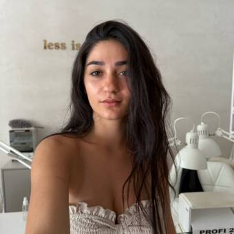 次のアバター： Eleonora