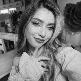 Julia的头像