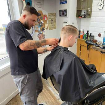 次のアバター： Liam