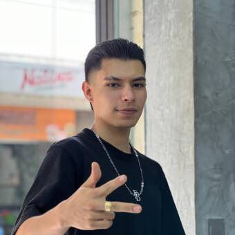 The avatar of ALEJO