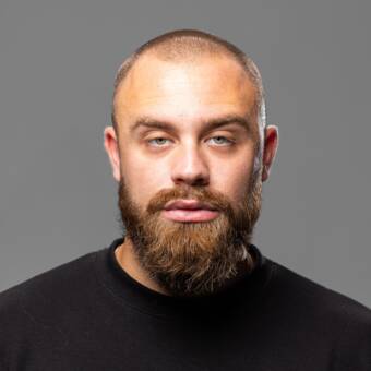 The avatar of Bradley