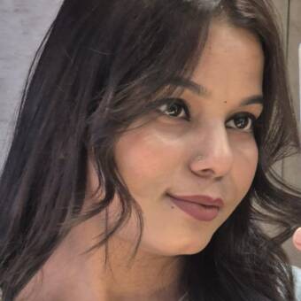 次のアバター： AFSHANA