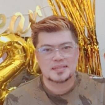 次のアバター： Brandon