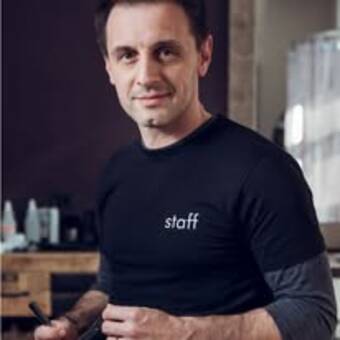Henkilön Adis avatar